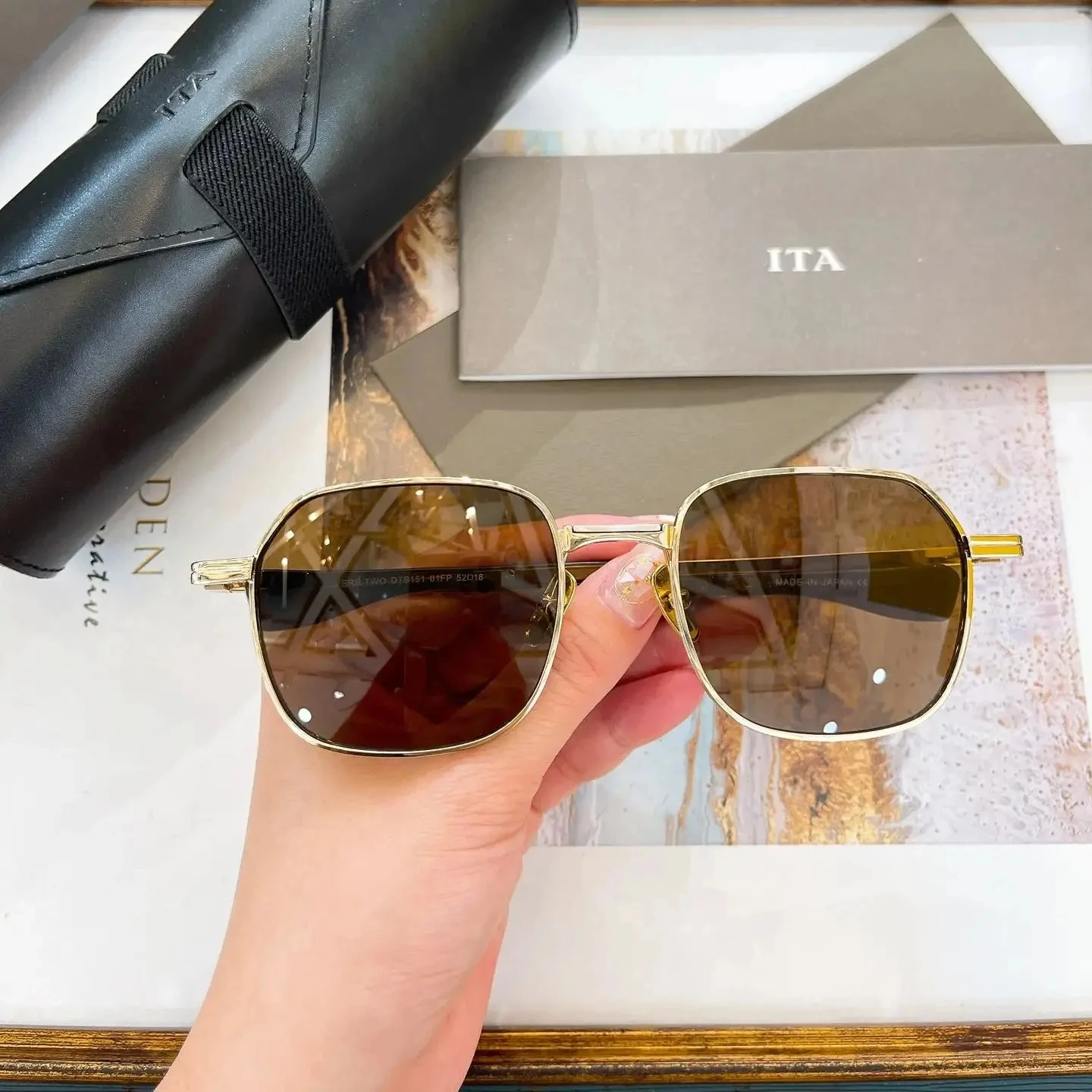 New Arrival LUXURYDITA DTS151 Trend Classic Top Quality Men Eyewear Vintage Luxury Designer Alloy Frame Casual Women Sunglasses
New Arrival LUXURYDITA DTS151 Trend Classic Top Quality Men Eyewear Vintage Luxury Designer Alloy Frame Casual Women Sunglasses