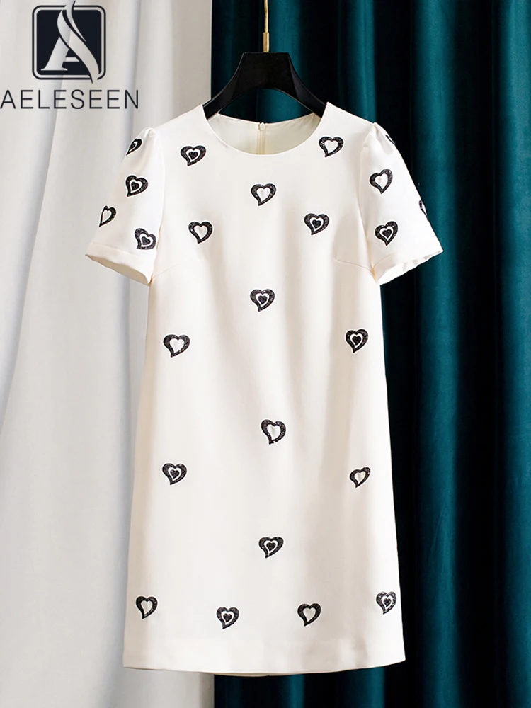AELESEEN Designer Fashion Mini Dress Women Summer Short Sleeve Pink Beige Heart Embroidery Sequined Ladies Sweet Party Vacation
AELESEEN Designer Fashion Mini Dress Women Summer Short Sleeve Pink Beige Heart Embroidery Sequined Ladies Sweet Party Vacation