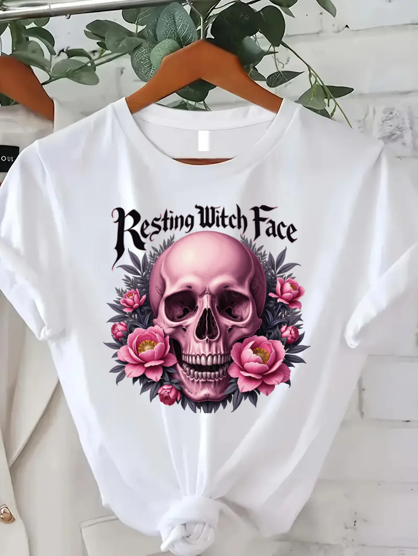 Round Neck T-shirt Pink Skull Rose Witch Face Graphic Tee Women Plus Size Casual T-Shirt Short Sleeve Tee Fashion Casual Top
Round Neck T-shirt Pink Skull Rose Witch Face Graphic Tee Women Plus Size Casual T-Shirt Short Sleeve Tee Fashion Casual Top