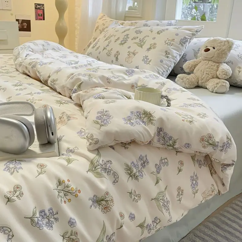 Пододеяльник с мультяшными цветочными кроликами, высококачественный стираный хлопок, одеяло 1,5/1,8 м, комплект постельного белья, нескользящее постельное белье
Пододеяльник с мультяшными цветочными кроликами, высококачественный стираный хлопок, одеяло 1,5/1,8 м, комплект постельного белья, нескользящее постельное белье