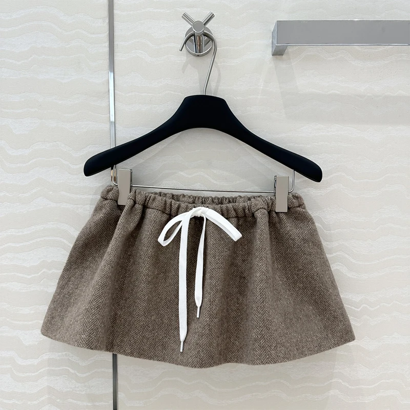 2024SS Woven Pattern Elastic Waist Cloud Bustier Skirt Women Skirt Teen Style Wear Mini Skirts Korean Fashion Women's Clothing
2024SS Woven Pattern Elastic Waist Cloud Bustier Skirt Women Skirt Teen Style Wear Mini Skirts Korean Fashion Women's Clothing