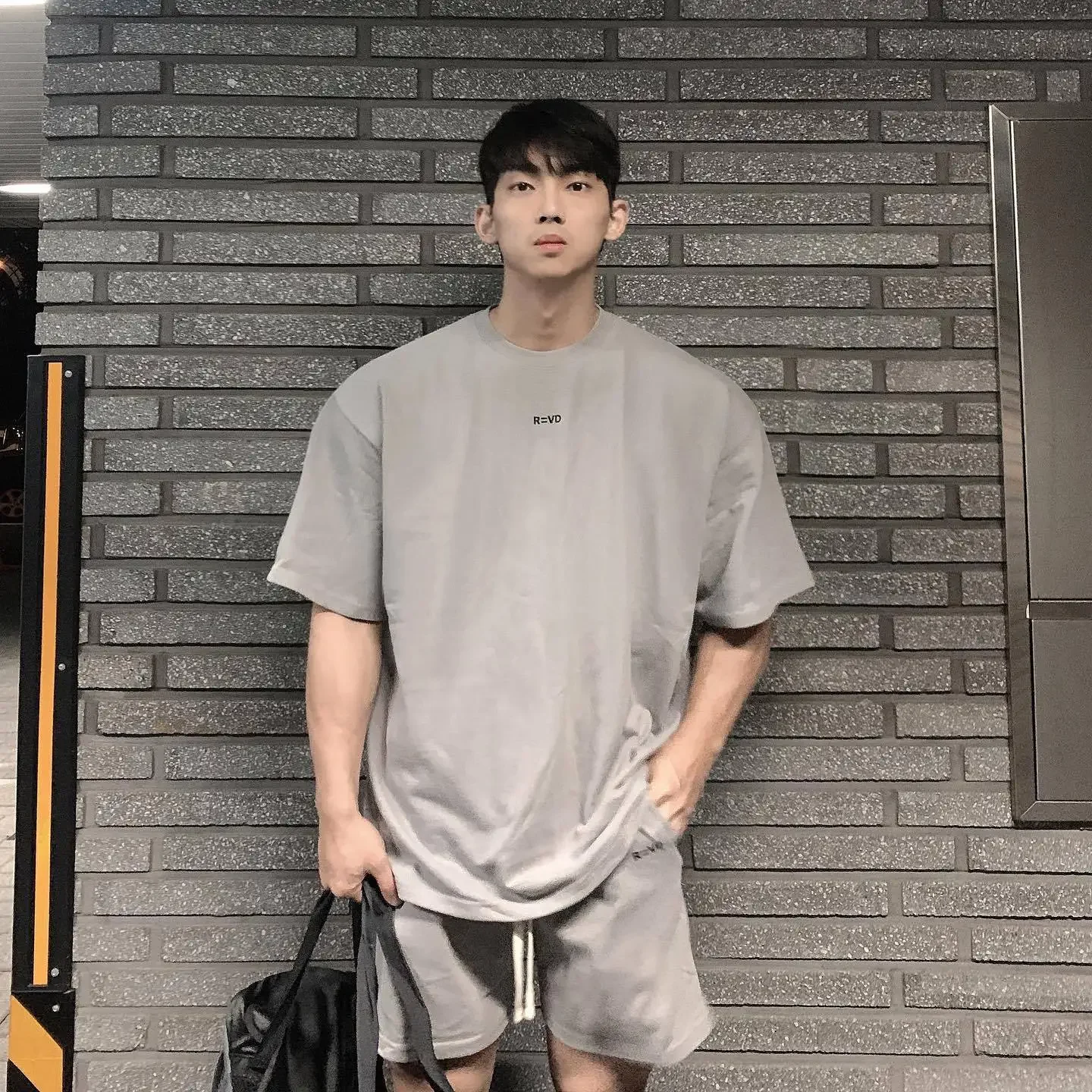 2025 Summer New Loose Leisure Gyms Sports Pure Color T Shirt Men Cotton Short Sleeve Running Workout Training Tees Fitness Tops
2025 Summer New Loose Leisure Gyms Sports Pure Color T Shirt Men Cotton Short Sleeve Running Workout Training Tees Fitness Tops
