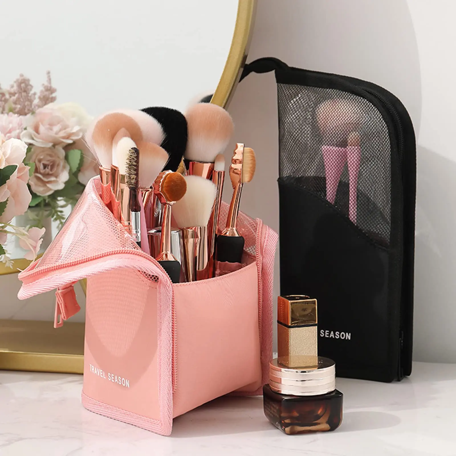 Portable Stand-Up Cosmetic Bag for Women Travel Clear Zipper Makeup Bag Oxford Makeup Brush Holder Organizer Bag Toiletry Bag
Portable Stand-Up Cosmetic Bag for Women Travel Clear Zipper Makeup Bag Oxford Makeup Brush Holder Organizer Bag Toiletry Bag
