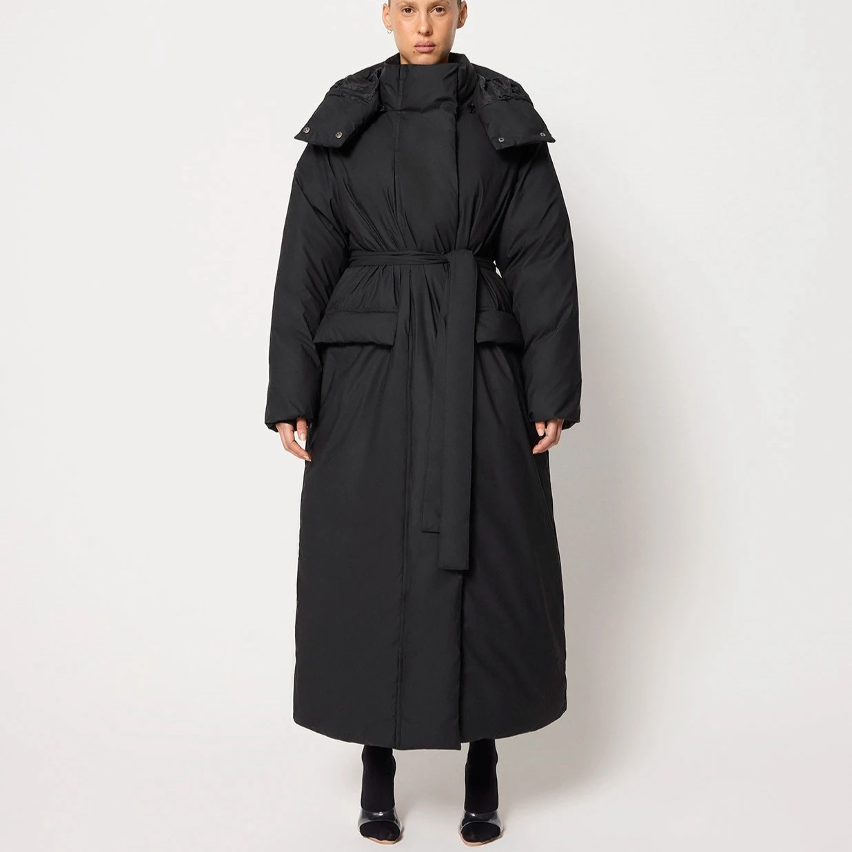KHY Kylie with the same fashion extra-long hooded lace-up cotton jacket loose over the knee thickened warm coat
KHY Kylie with the same fashion extra-long hooded lace-up cotton jacket loose over the knee thickened warm coat