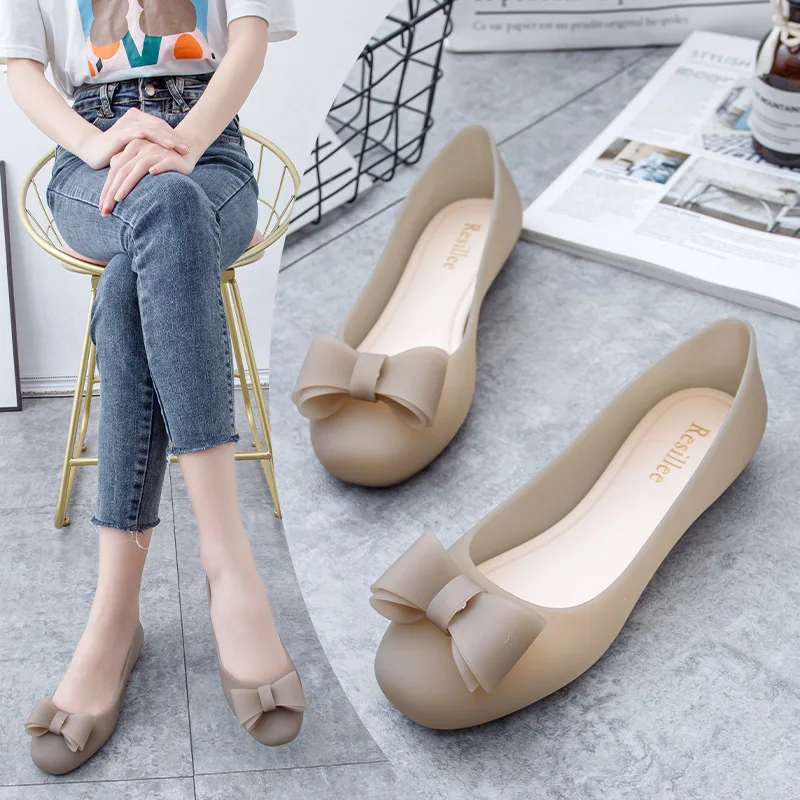 Summer Soft Bottom Jelly Rain Boots Women's Waterproof Plastic Flat Bottom New Style Slip-On Casual Shoes Slipper
Summer Soft Bottom Jelly Rain Boots Women's Waterproof Plastic Flat Bottom New Style Slip-On Casual Shoes Slipper