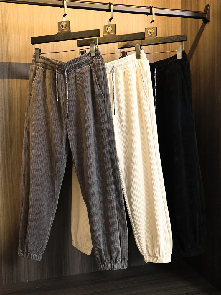 Retro Thiened Corduroy Men's Casual Pants Faionable Loose Fit Autumn Warm Cuffed Sweatpants Urban Sle Youth Leisure Tro...
Retro Thiened Corduroy Men's Casual Pants Faionable Loose Fit Autumn Warm Cuffed Sweatpants Urban Sle Youth Leisure Tro...