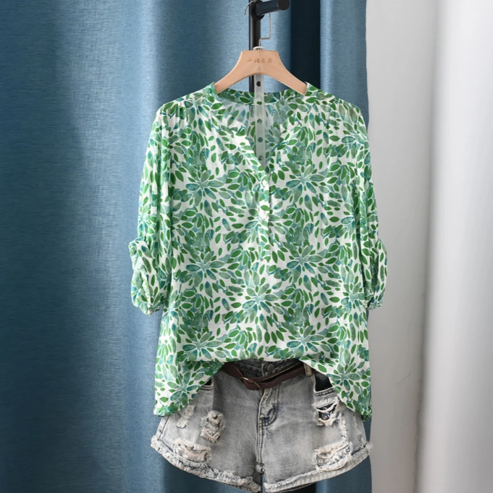 Japanese Mori Girl Vintage Floral Print Thin Cotton Shirts Women Summer V-Neck Half Sleeve Casual Loose Blouse Tops
Japanese Mori Girl Vintage Floral Print Thin Cotton Shirts Women Summer V-Neck Half Sleeve Casual Loose Blouse Tops