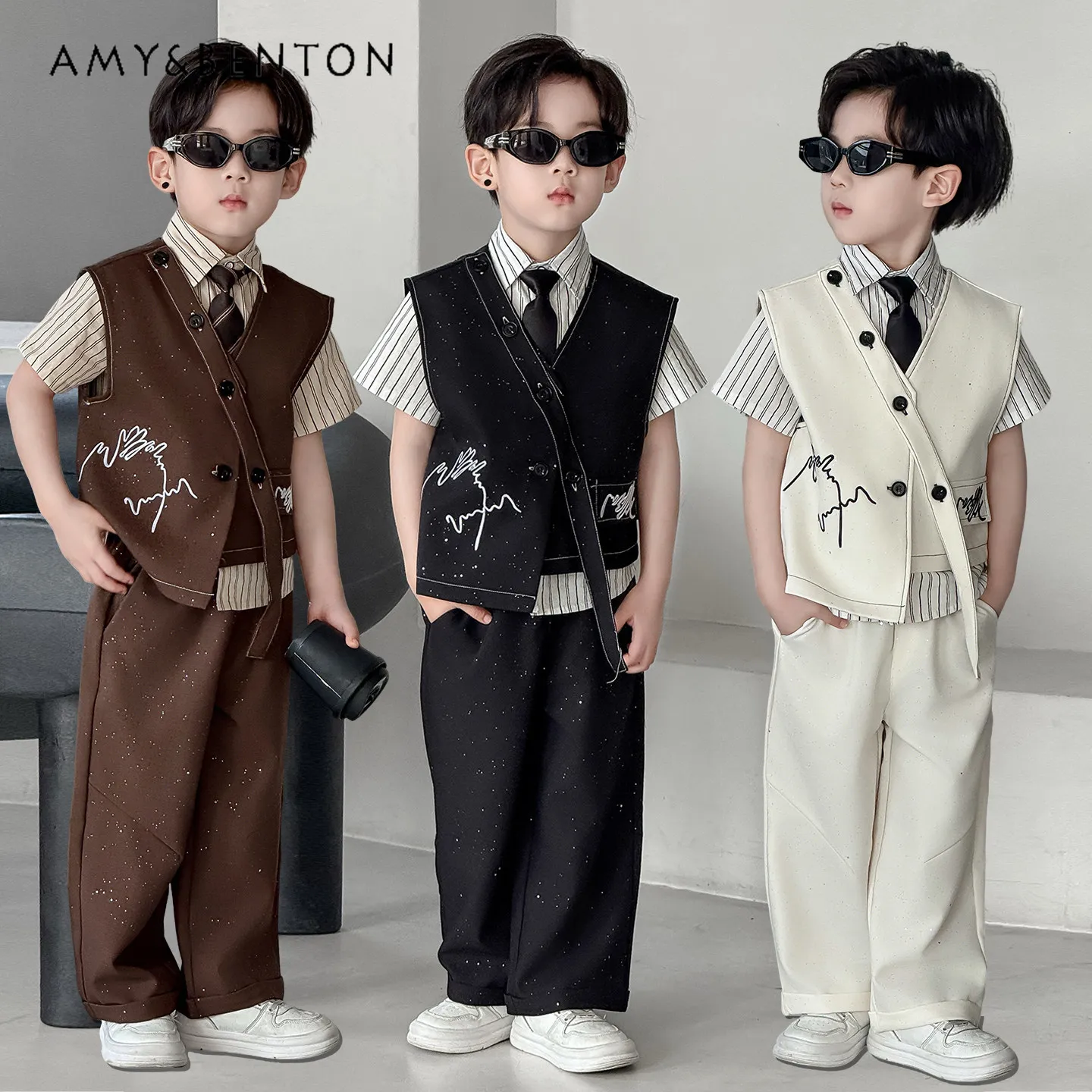 High End Luxury Baby Boys Suit Set Kids Summer New Fashion Sequin Letter Embroidery Host Flower Boys Piano Performances Blazer
High End Luxury Baby Boys Suit Set Kids Summer New Fashion Sequin Letter Embroidery Host Flower Boys Piano Performances Blazer