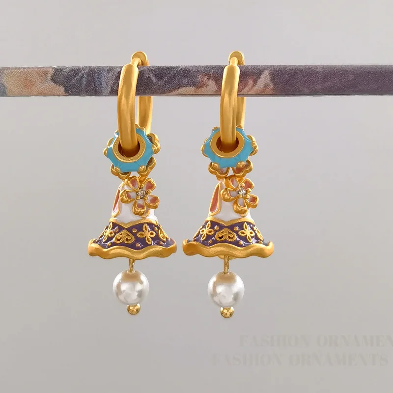 Designer Vintage Women Drop Oil Bell Pearls 18k Gold Plated Dangle Earrings Set Jewelry , Woman Ear Accessories Gift
Designer Vintage Women Drop Oil Bell Pearls 18k Gold Plated Dangle Earrings Set Jewelry , Woman Ear Accessories Gift