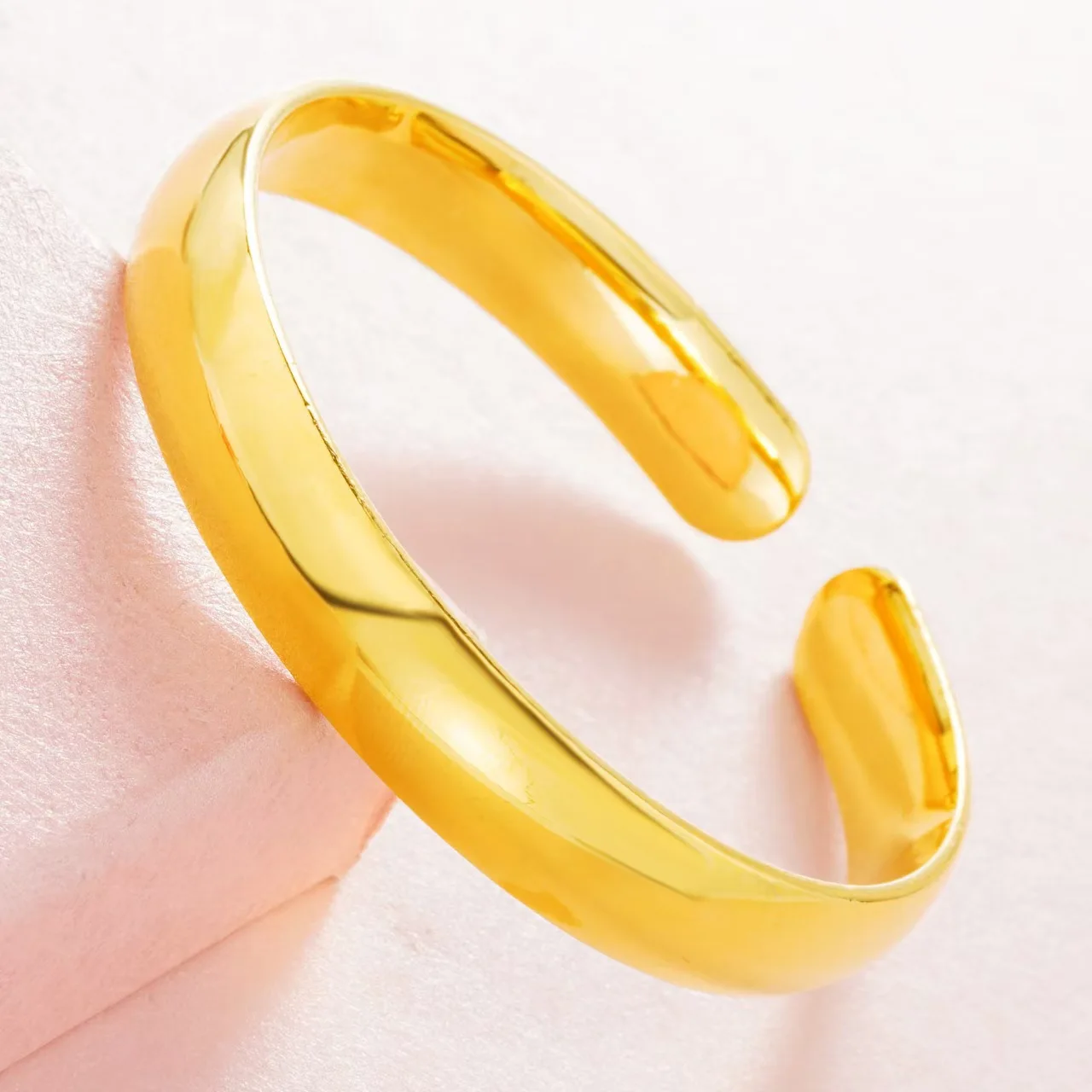 Glossy open-mouth bracelet for women 24K gold, AU999 ancient daily wear, rough and gloss collision, suitable for retro style
Glossy open-mouth bracelet for women 24K gold, AU999 ancient daily wear, rough and gloss collision, suitable for retro style