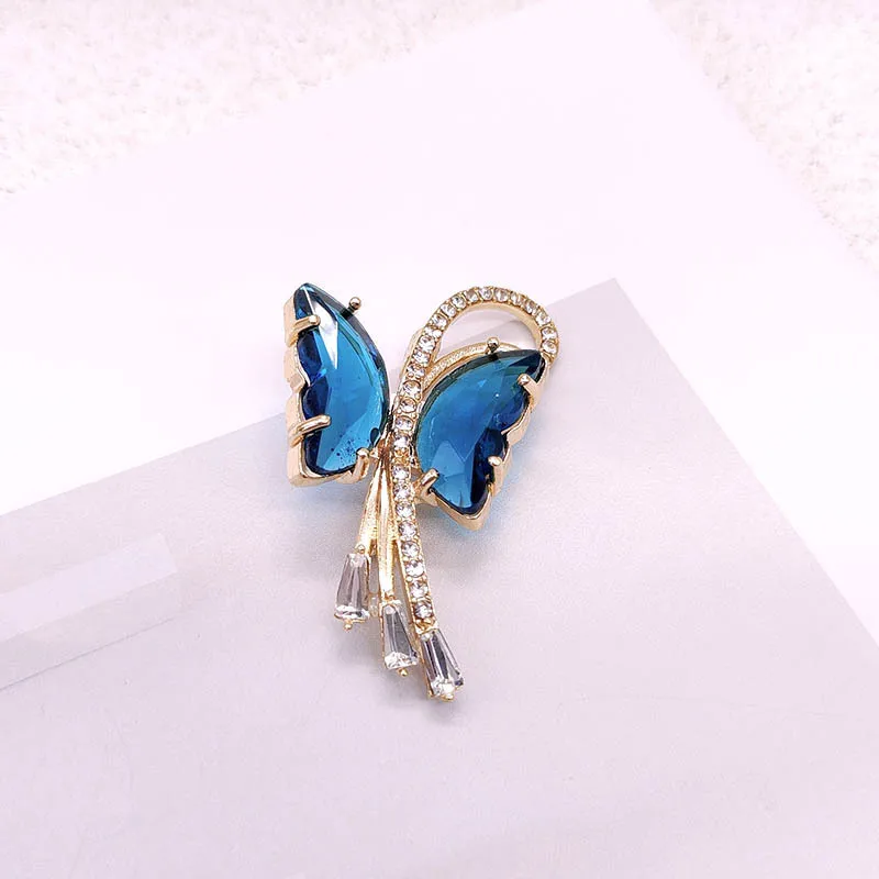 Высококачественная брошь-бабочка с кристаллами, модная и элегантная брошь с насекомыми, женский аксессуар
Высококачественная брошь-бабочка с кристаллами, модная и элегантная брошь с насекомыми, женский аксессуар