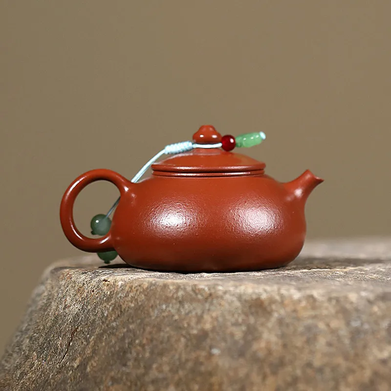 Chinese Handmade Yixing Purple Clay Teapot Small Capacity Tea Pot Household Beauty Kettle Raw Ore Zisha Tea Set Accessories 80ml
Chinese Handmade Yixing Purple Clay Teapot Small Capacity Tea Pot Household Beauty Kettle Raw Ore Zisha Tea Set Accessories 80ml