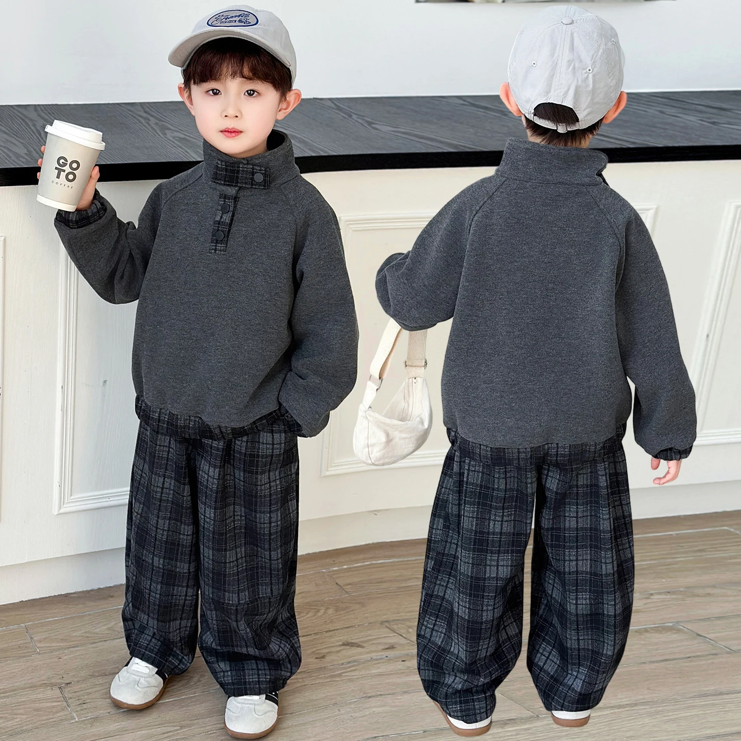 Cool Trendy Boys' Half High Collar Sweatshirt Plaid Pants Set Autumn Spring Two-Piece Children's Clothing Casual Sportswear
Cool Trendy Boys' Half High Collar Sweatshirt Plaid Pants Set Autumn Spring Two-Piece Children's Clothing Casual Sportswear