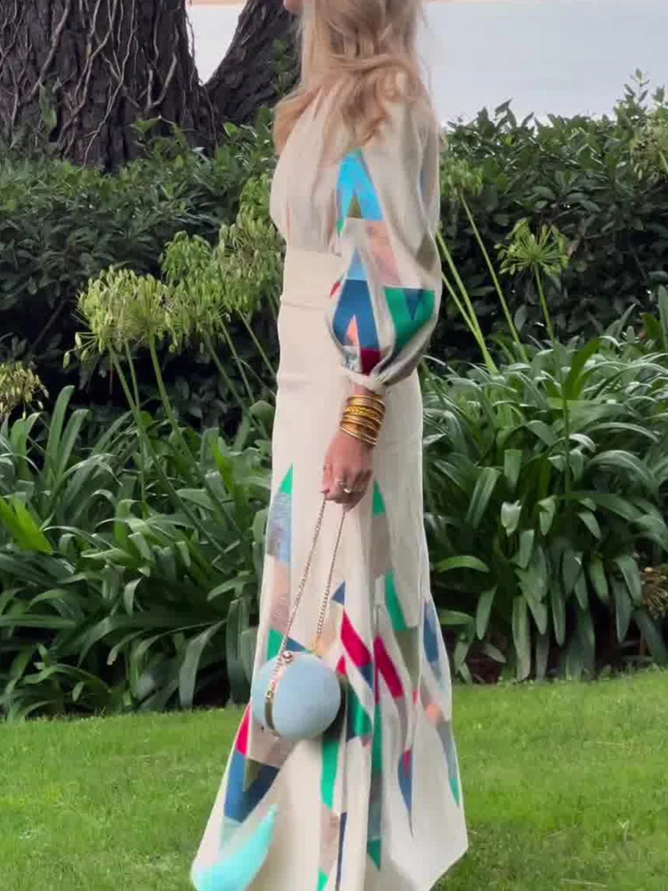 Сексуальный топ с v-образным вырезом и длинная юбка, модный блестящий лоскутный принт, драпированный костюм из 2 предметов, женские повседневные облегающие комплекты с длинными рукавами
Сексуальный топ с v-образным вырезом и длинная юбка, модный блестящий лоскутный принт, драпированный костюм из 2 предметов, женские повседневные облегающие комплекты с длинными рукавами