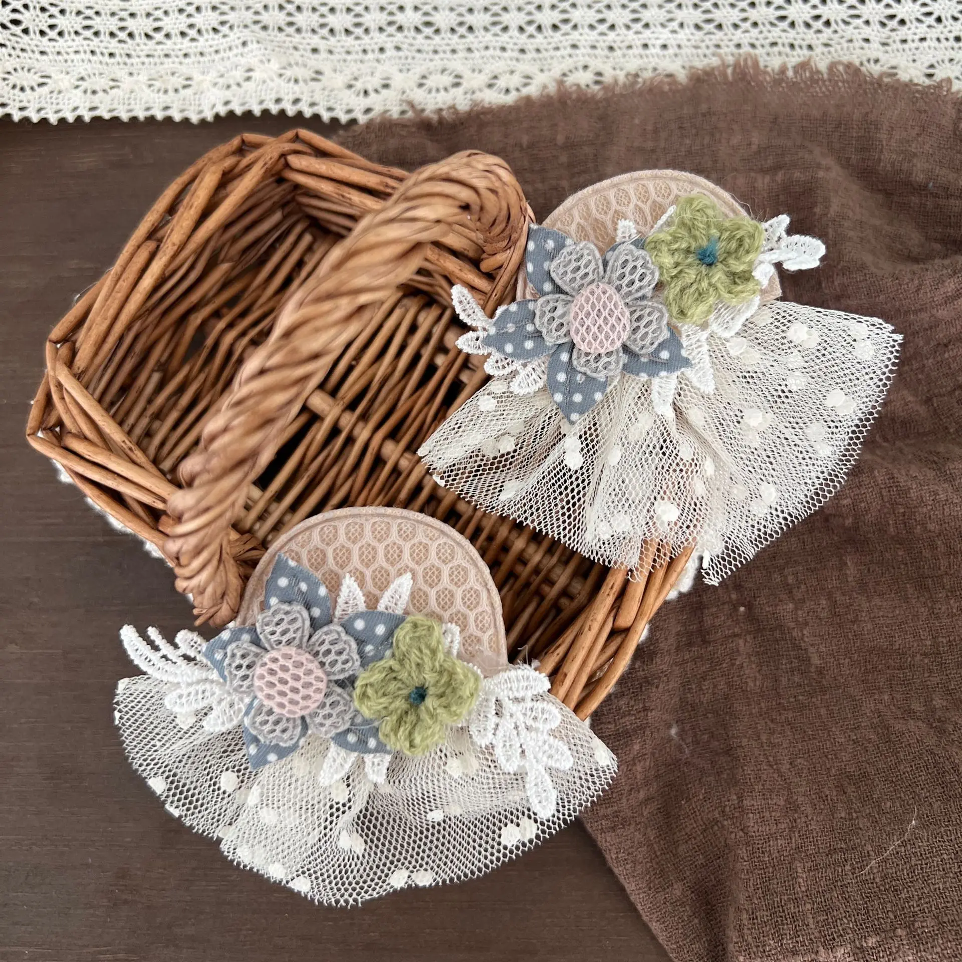Forest Crochet Brooch 1PCS New for Women Vintage Handmade Tulle Skirt Hat Hair Clip Material Decor Durable Kit
Forest Crochet Brooch 1PCS New for Women Vintage Handmade Tulle Skirt Hat Hair Clip Material Decor Durable Kit