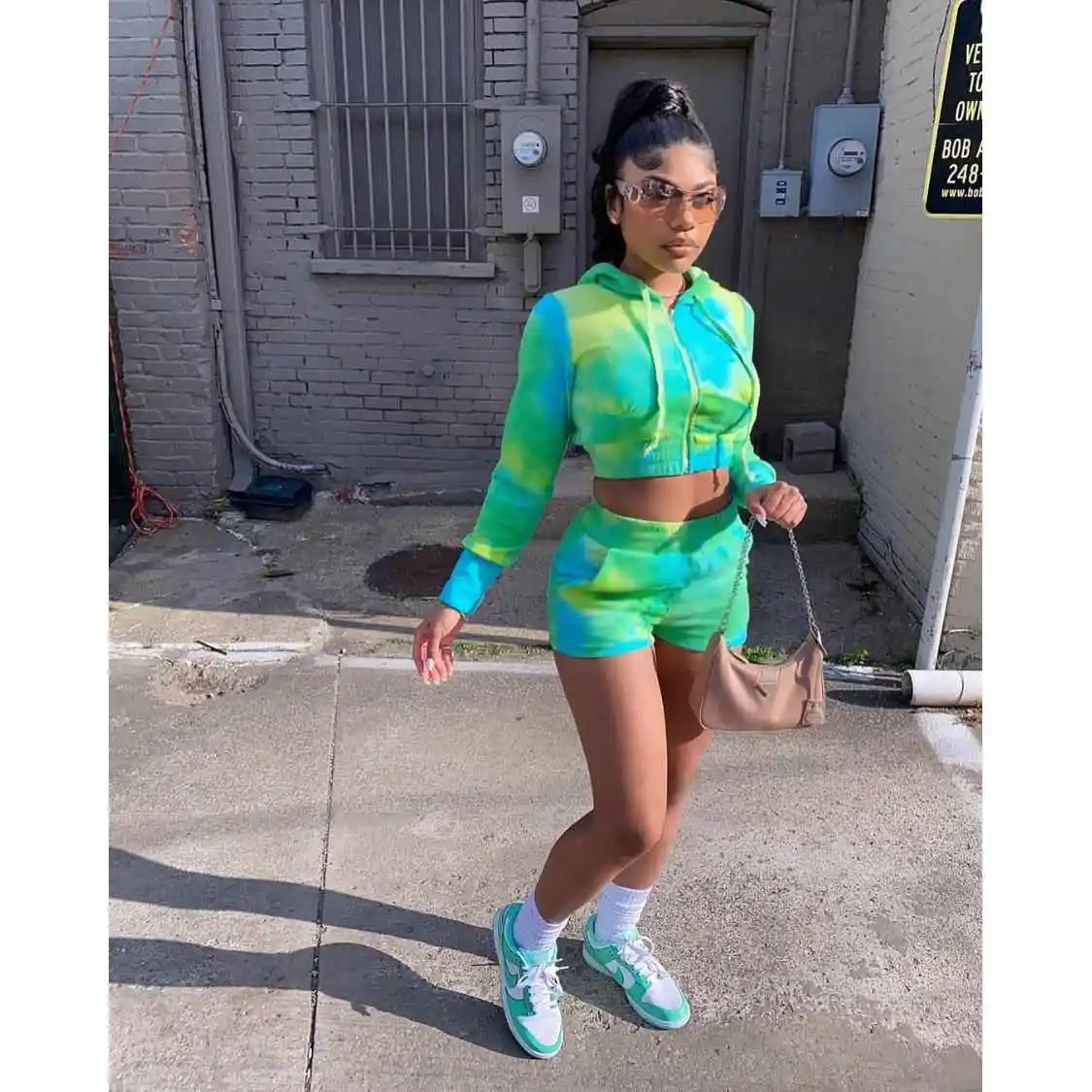 Sports Long Sved Pocket Pants Set Jacket Zipper Hat Women's Fashion Casual Winter Three-Piece Set Short Shorts Printed Pattern
Sports Long Sved Pocket Pants Set Jacket Zipper Hat Women's Fashion Casual Winter Three-Piece Set Short Shorts Printed Pattern