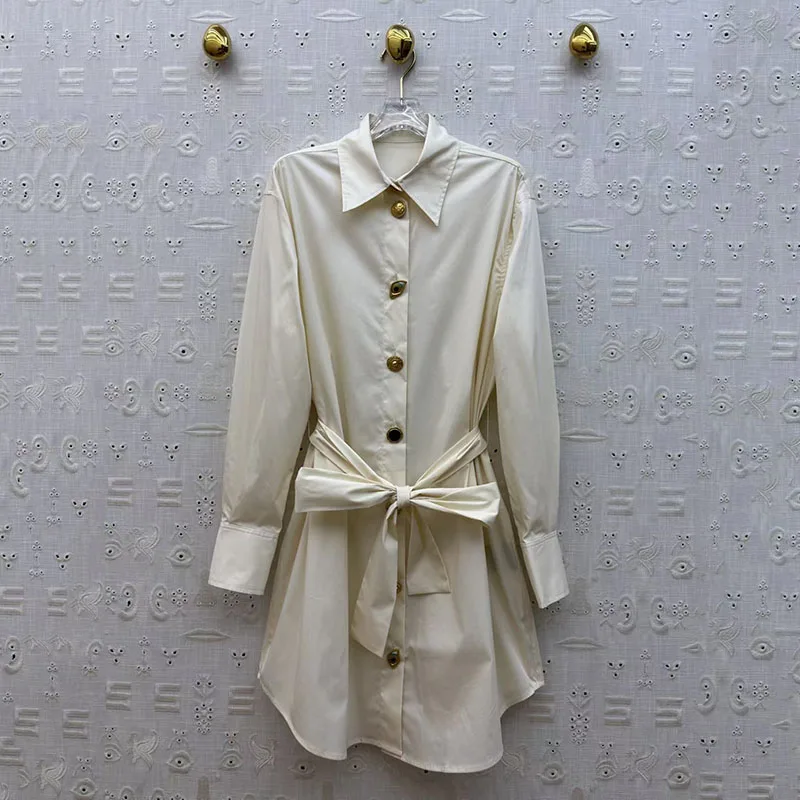 Strap-waist blouse dress with a turned-up collar, single row buttons, slimming design, irregular hemline dress
Strap-waist blouse dress with a turned-up collar, single row buttons, slimming design, irregular hemline dress