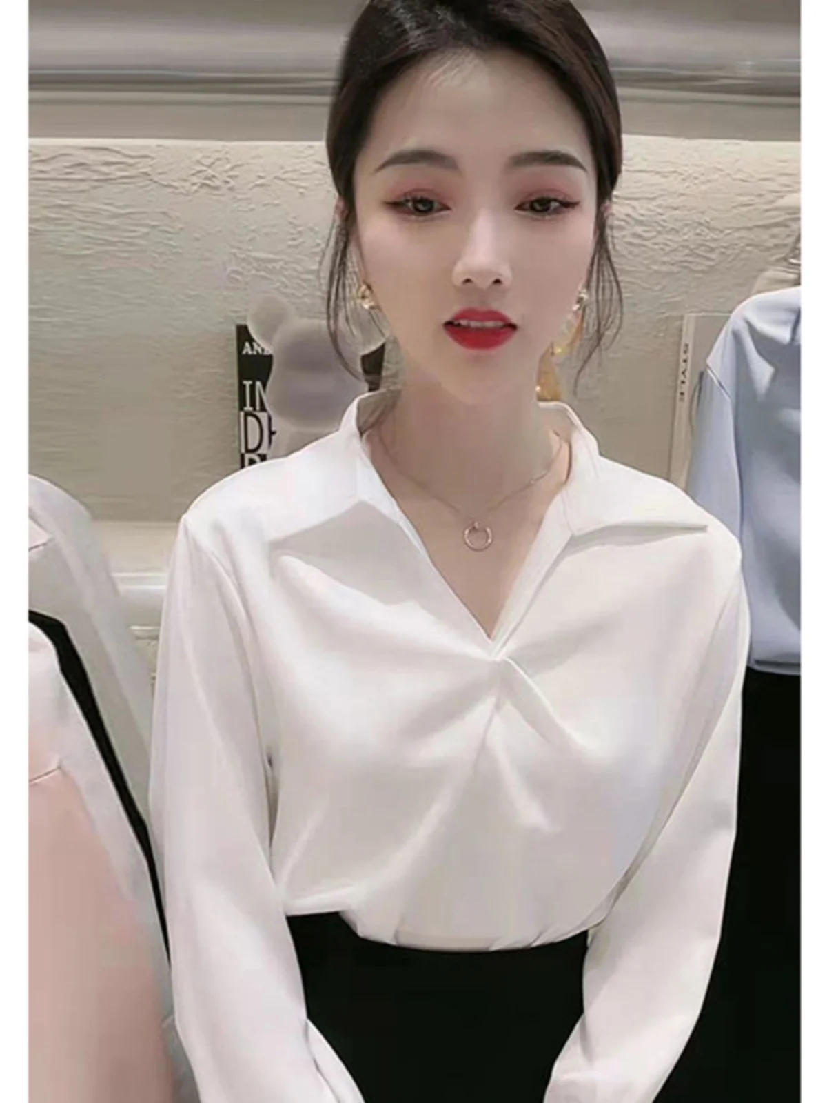 Весна 2025: Модный однотонный шифоновый топ с плиссировкой, удлиненный рукав, приталенный, универсальный, для офиса, в корейском стиле
Весна 2025: Модный однотонный шифоновый топ с плиссировкой, удлиненный рукав, приталенный, универсальный, для офиса, в корейском стиле