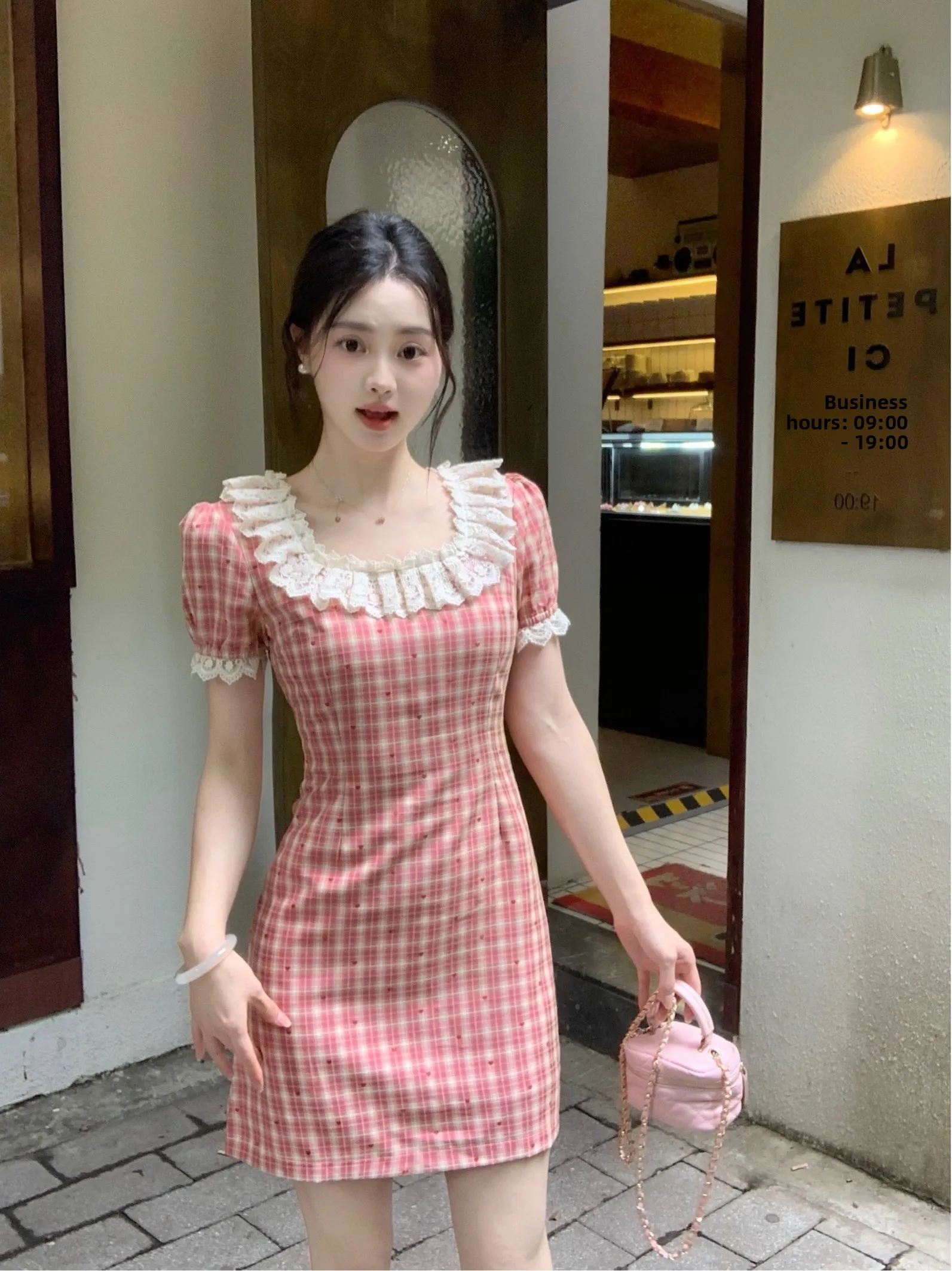 plus Size Red Plaid Heart Print Summer New Style Slimming Design Lace Trim Long Dress Korean Style A-Line Dress High Waist
plus Size Red Plaid Heart Print Summer New Style Slimming Design Lace Trim Long Dress Korean Style A-Line Dress High Waist