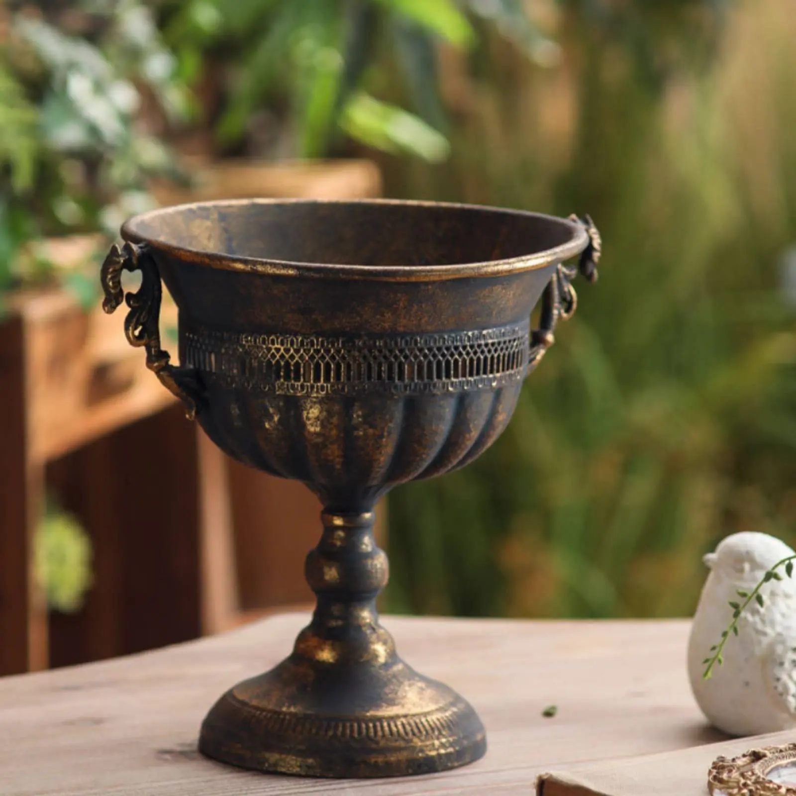 Metal Flower Vase Distressed Finish Vintage Iron Vase Home Decor Tabletop Display House Decoration Sturdy for Photo Backdrop
Metal Flower Vase Distressed Finish Vintage Iron Vase Home Decor Tabletop Display House Decoration Sturdy for Photo Backdrop