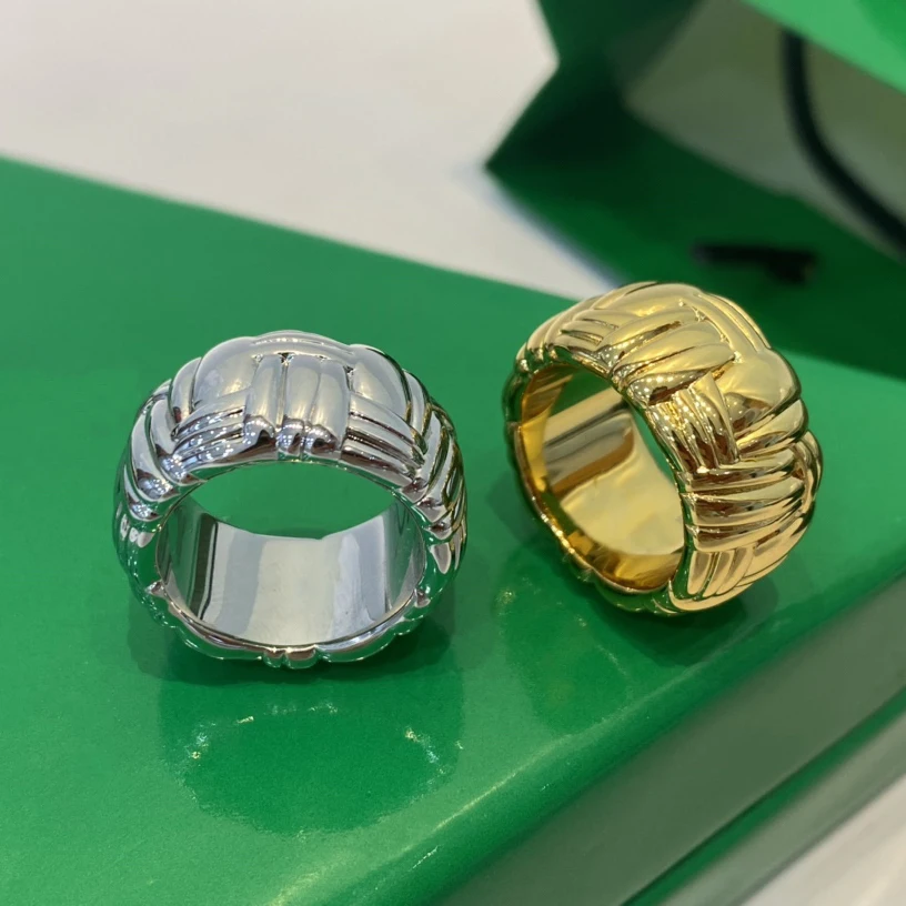 New Fashion Designer Brand Gold Silver Wide Ring Women Famous Jewelry Charm Accessories Party Trend
New Fashion Designer Brand Gold Silver Wide Ring Women Famous Jewelry Charm Accessories Party Trend