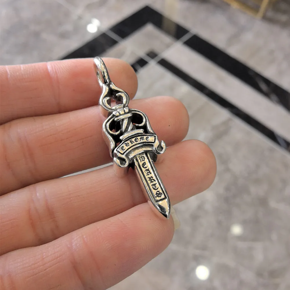 925 Silver Sword Pendant Punk Hip Hop Trend Personalized Color diamond European and American Retro Worn party gift Men and Women
925 Silver Sword Pendant Punk Hip Hop Trend Personalized Color diamond European and American Retro Worn party gift Men and Women
