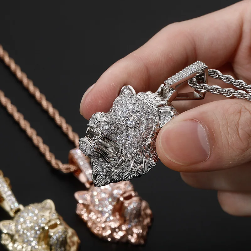 Hip Hop Claw Setting AAA+ CZ Stone Paved Bling Iced Out 3D Lion Head Pendants Necklaces for Men Rapper Jewelry Drop Shipping
Hip Hop Claw Setting AAA+ CZ Stone Paved Bling Iced Out 3D Lion Head Pendants Necklaces for Men Rapper Jewelry Drop Shipping