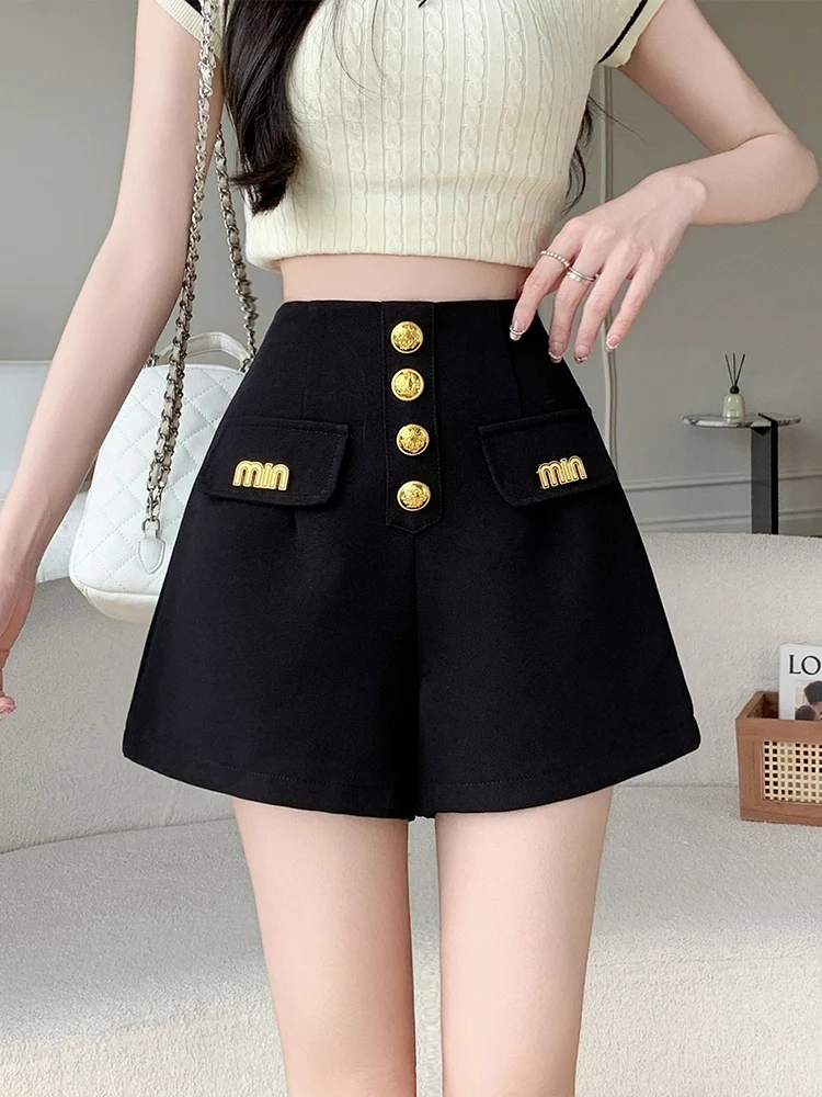 Black suit shorts for women 2025 summer new high waist slimming temperament versatile casual A-line wide leg hot pants
Black suit shorts for women 2025 summer new high waist slimming temperament versatile casual A-line wide leg hot pants