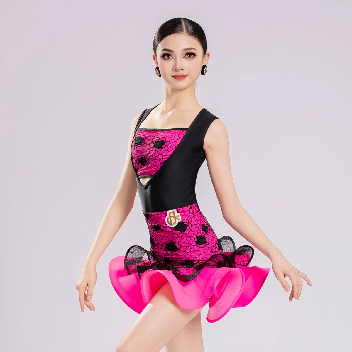 Kids Girls Latin Dancewear Practice Lace Bodysuit and Fishbone Skirts Suit Rumba Chacha Dance Competition Costume
Kids Girls Latin Dancewear Practice Lace Bodysuit and Fishbone Skirts Suit Rumba Chacha Dance Competition Costume
