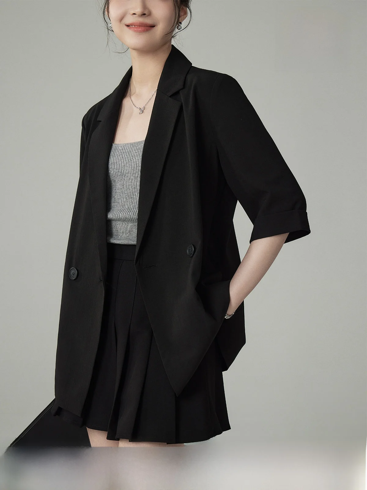Yake Home Women's Casual Style Half Sleeve Suit Jacket Breathable Lightweight Summer Fashionable Button up Top
Yake Home Women's Casual Style Half Sleeve Suit Jacket Breathable Lightweight Summer Fashionable Button up Top
