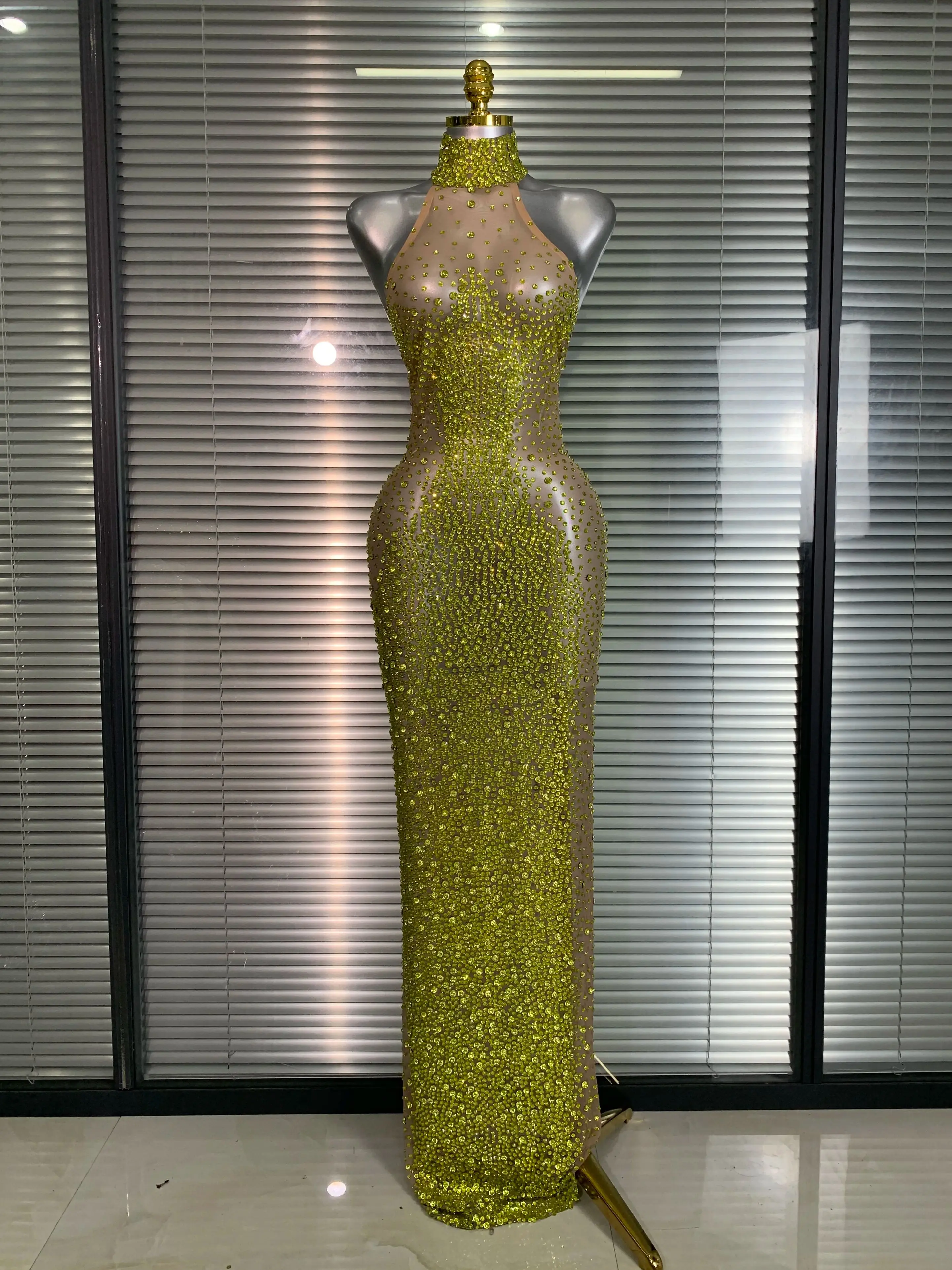 Women Sexy Mesh Crystal Diamonds Gold Maxi Dress See Through Party Singer Stage Performance Costume
Women Sexy Mesh Crystal Diamonds Gold Maxi Dress See Through Party Singer Stage Performance Costume
