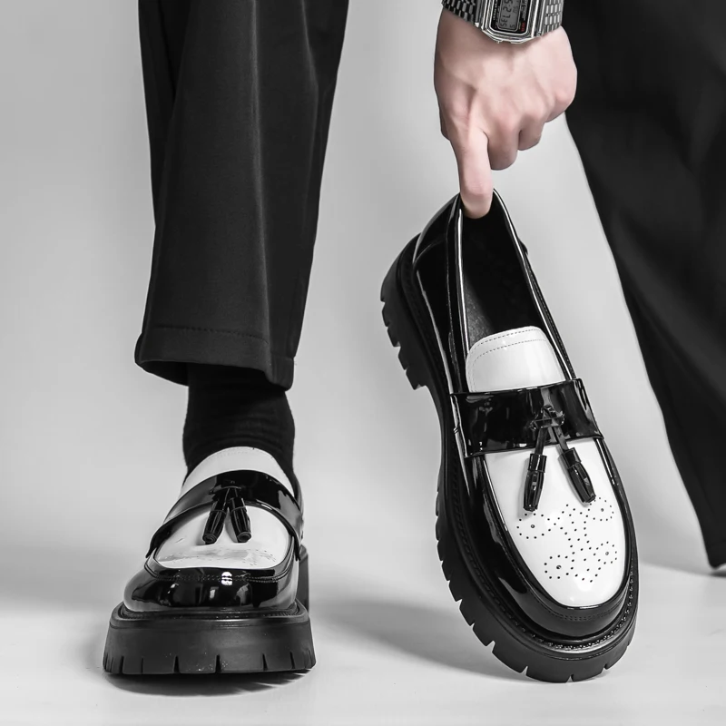 Retro Men High-heeled Fringed Shoes Black-brown Color Men Casual Thick-soled One-piece Business Office Shoes Sizes 38-46
Retro Men High-heeled Fringed Shoes Black-brown Color Men Casual Thick-soled One-piece Business Office Shoes Sizes 38-46