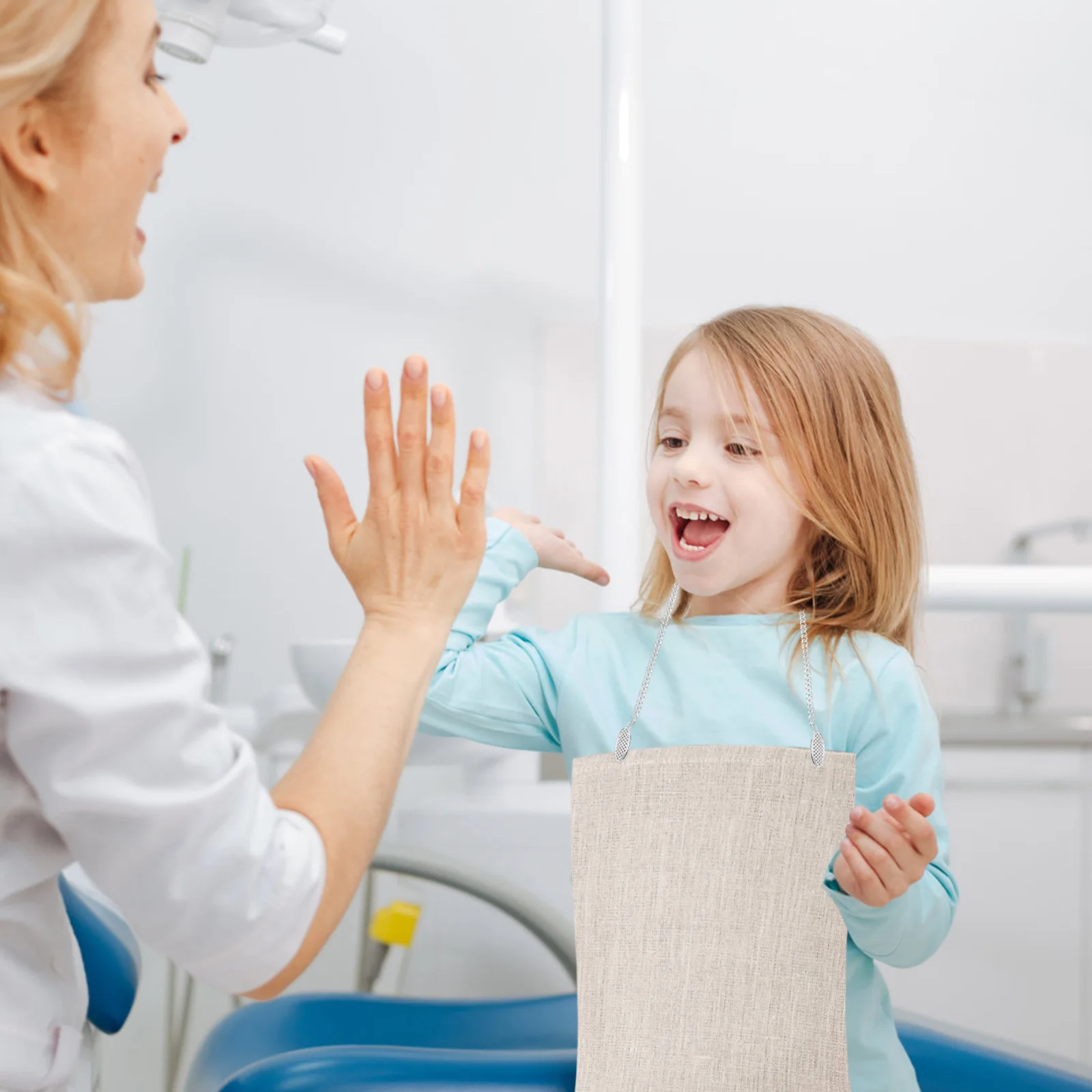 5pcs Napkin Clips Heavy Duty Alligator Clip For Eating Bib Towel Holder Rustproof Durable Chain Style Napkin Bib Clip Holder
5pcs Napkin Clips Heavy Duty Alligator Clip For Eating Bib Towel Holder Rustproof Durable Chain Style Napkin Bib Clip Holder