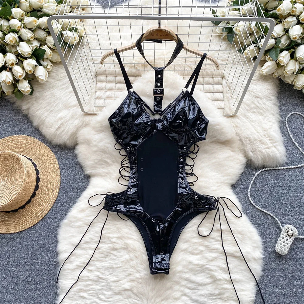 Женский Ажурный комбинезон на бретельках, Пижамный комбинезон из искусственной кожи с V-образным вырезом и завязкой на талии, облегающий боди, популярный тренд для косплея
Женский Ажурный комбинезон на бретельках, Пижамный комбинезон из искусственной кожи с V-образным вырезом и завязкой на талии, облегающий боди, популярный тренд для косплея