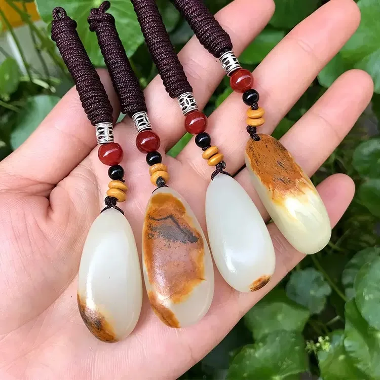 Afghanistan jade belt leather rough stone pendant jade men's and women's versatile one thing one shot
Afghanistan jade belt leather rough stone pendant jade men's and women's versatile one thing one shot