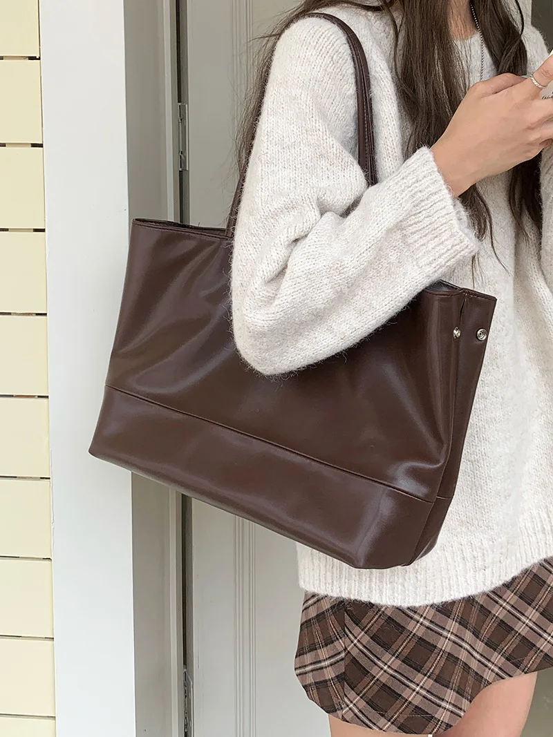 CGCBAG 2025 New Fashion Lage Capacity Women Tote Bag High Quality PU Leather Female Shoulder Bag Designer Luxury HandBag Ladies
CGCBAG 2025 New Fashion Lage Capacity Women Tote Bag High Quality PU Leather Female Shoulder Bag Designer Luxury HandBag Ladies