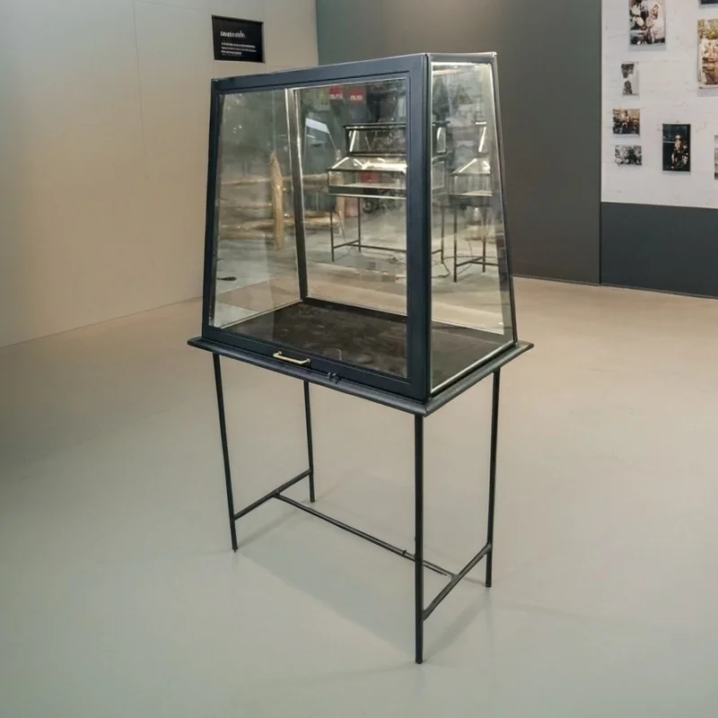 Custom. Glass Jewelry Transparent Watch Showcase Jade Display Cabinet Iron Counter Simple Display Zhongdao Table Antique Furnish
Custom. Glass Jewelry Transparent Watch Showcase Jade Display Cabinet Iron Counter Simple Display Zhongdao Table Antique Furnish