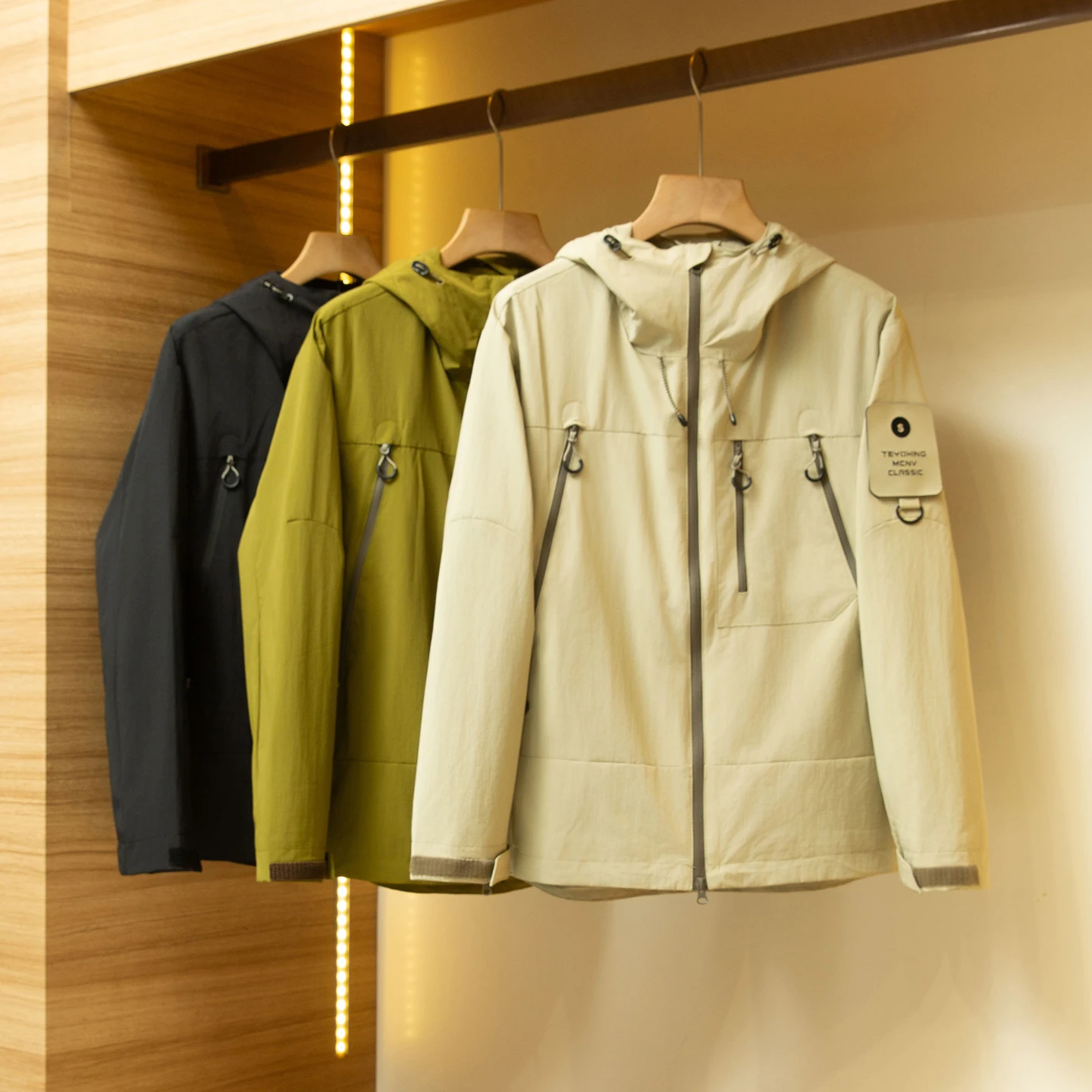 Outdoor Men's Waterproof Windproof Fce Lined Hooded Jaet Multiple kets Workwear Sle Casual Loose Fit Autumn Jaet
Outdoor Men's Waterproof Windproof Fce Lined Hooded Jaet Multiple kets Workwear Sle Casual Loose Fit Autumn Jaet