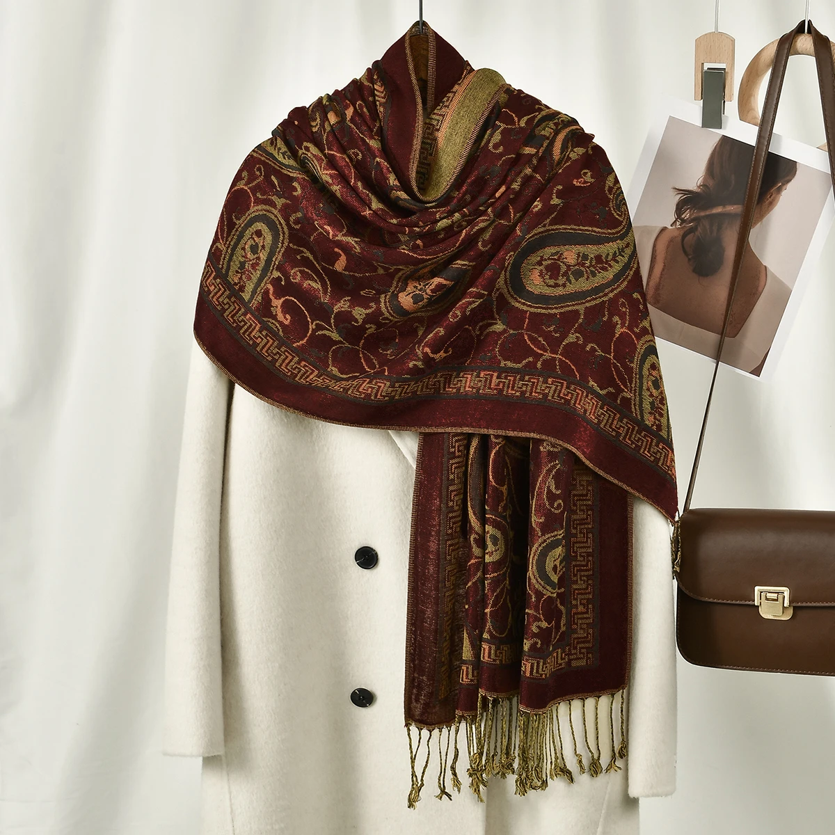 New Luxury Brand Cashmere Women Scarf Printed Winter Warm Shawl And Wraps Pashmina Bandana Long Jacquard Paisley Female Foulard
New Luxury Brand Cashmere Women Scarf Printed Winter Warm Shawl And Wraps Pashmina Bandana Long Jacquard Paisley Female Foulard