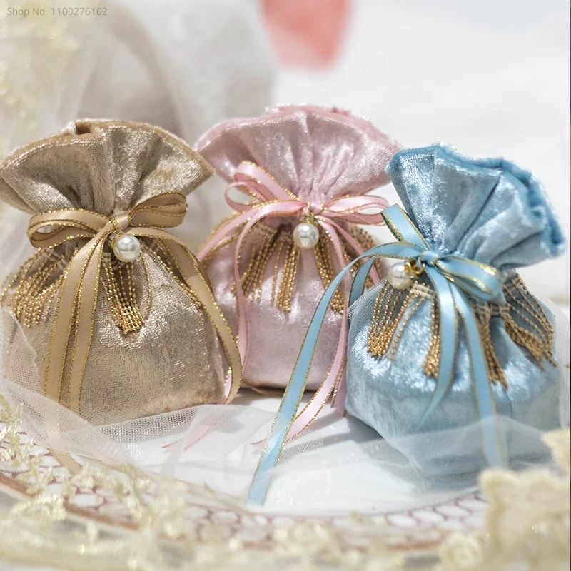 Luxury Velvet Wedding Candy Bag High-end Velvet Pouch Gift Bag For Jewelry Dragee Baptism Candy Boxes With Pearl Free Shipping
Luxury Velvet Wedding Candy Bag High-end Velvet Pouch Gift Bag For Jewelry Dragee Baptism Candy Boxes With Pearl Free Shipping