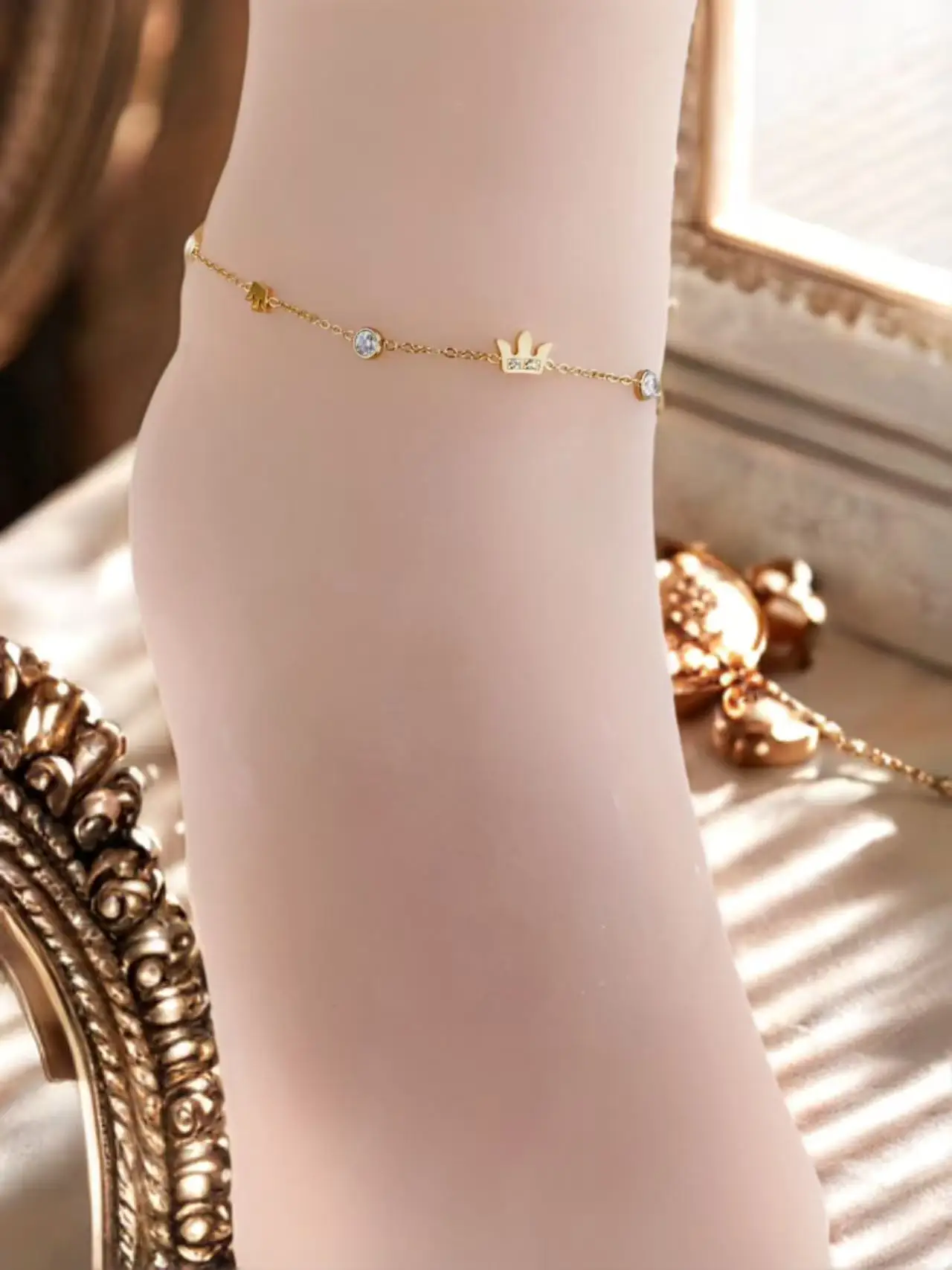 Micro inlaid zirconium women's niche design sense ankle chain ins style exquisite titanium steel
Micro inlaid zirconium women's niche design sense ankle chain ins style exquisite titanium steel
