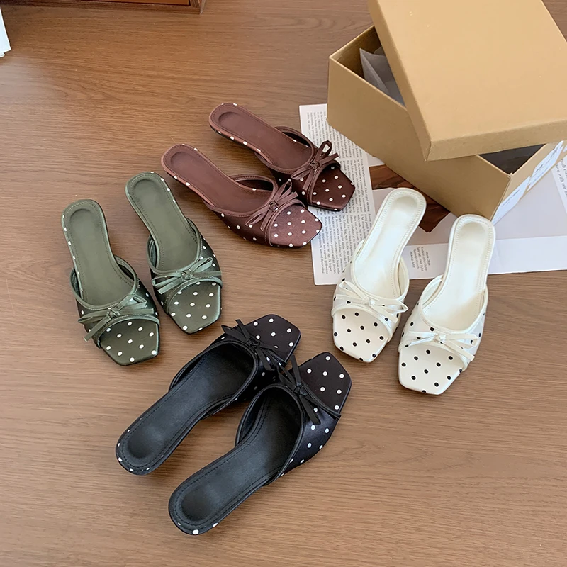 New Designer Square Toe Women Polka Dot Slippers Fashion Satin Butterfly-knot Low Heels Party Dress Slide New Summer Shoes
New Designer Square Toe Women Polka Dot Slippers Fashion Satin Butterfly-knot Low Heels Party Dress Slide New Summer Shoes