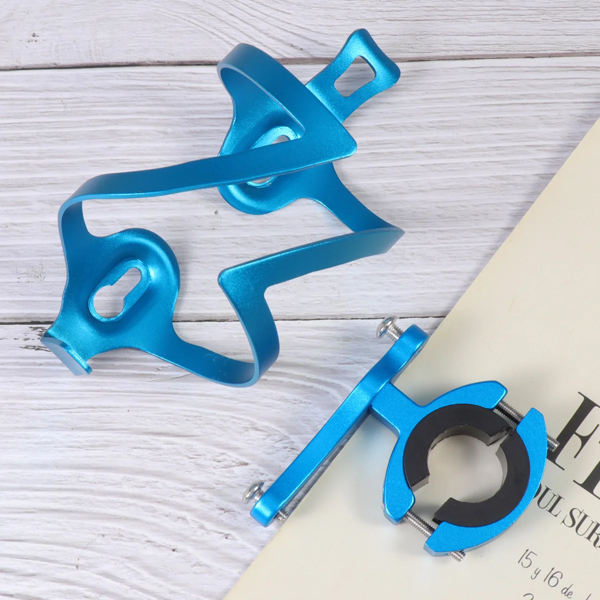 1Pcs Bike Bottle Rack Aluminum Alloy High Strength Lightweight Portable for Mountain Bike Water Bottle Holder Durable Cycling
1Pcs Bike Bottle Rack Aluminum Alloy High Strength Lightweight Portable for Mountain Bike Water Bottle Holder Durable Cycling