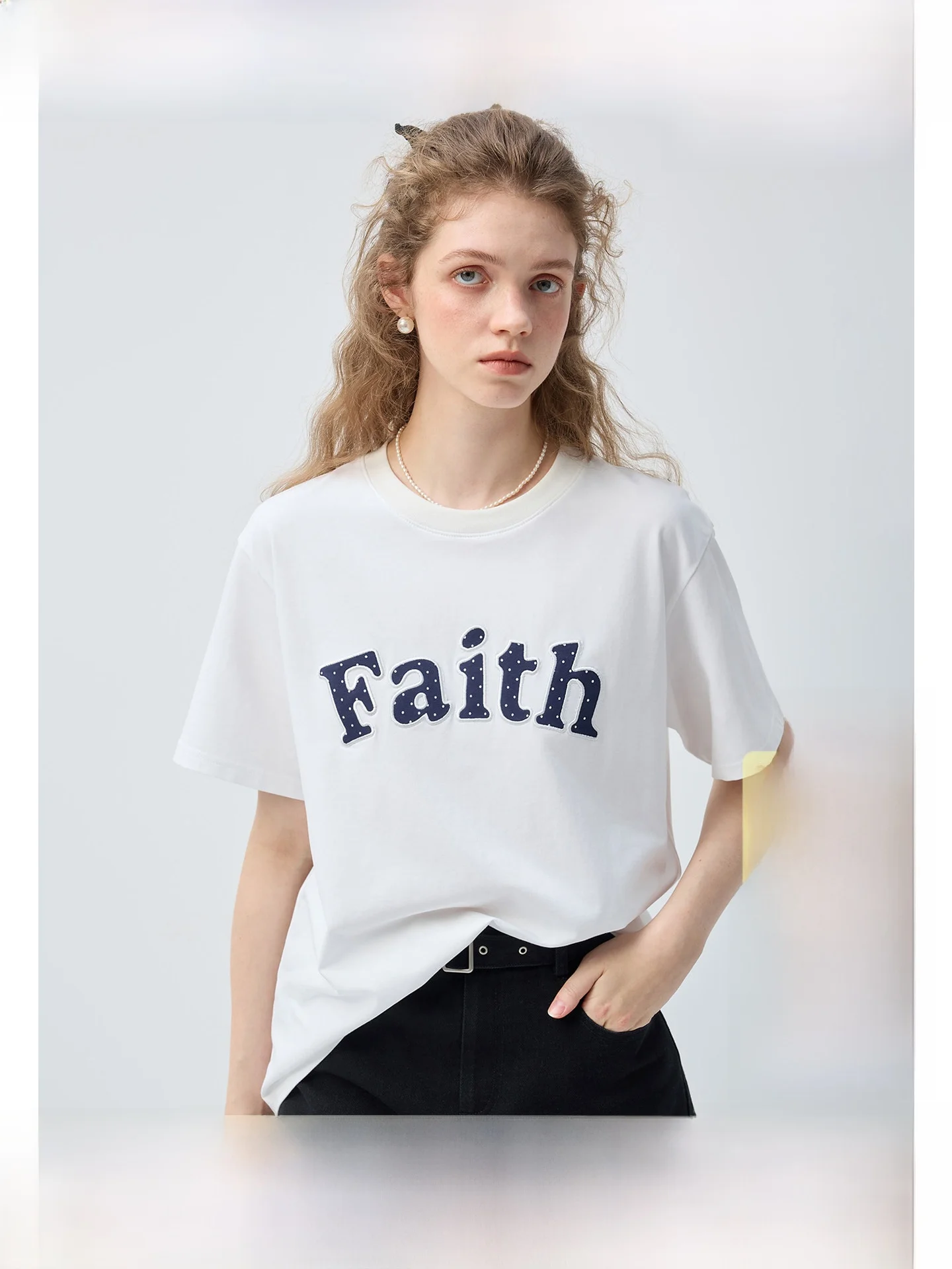 VEGA CHANG Women's round Neck Short Sleeve T-shirt Spring 2026 Loose Fit Comfortable Korean Style Commute Fashion Letter Pattern
VEGA CHANG Women's round Neck Short Sleeve T-shirt Spring 2026 Loose Fit Comfortable Korean Style Commute Fashion Letter Pattern