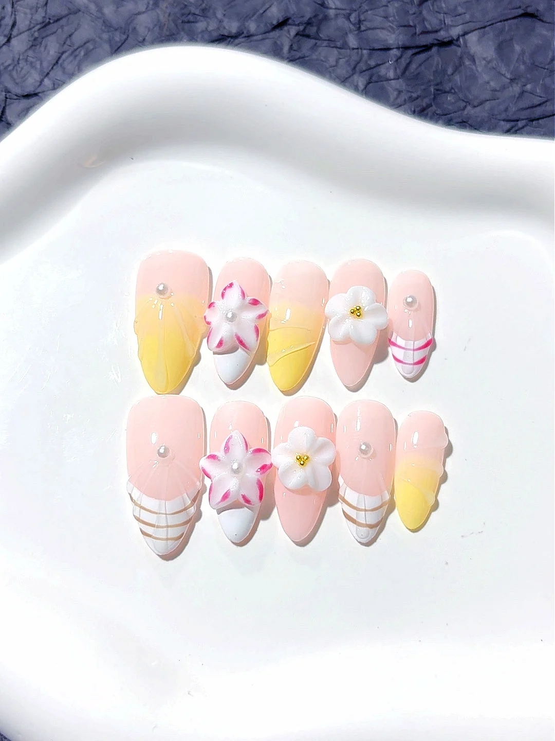 Island Gradient Three-Dimensional Flower Almond Style Fashion Nail Art (D274) 
Island Gradient Three-Dimensional Flower Almond Style Fashion Nail Art (D274)