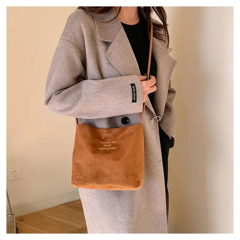 Large Capacity Suede Handbag With Letter Pattern Underarm Bag Shoulder Bag Tote
Large Capacity Suede Handbag With Letter Pattern Underarm Bag Shoulder Bag Tote