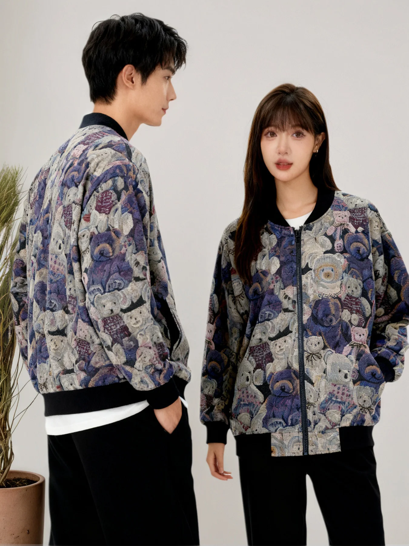 American-style spring, autumn, winter fleece-lined bear full-print outerwear, casual cotton jacket, warm baseball outfit.
American-style spring, autumn, winter fleece-lined bear full-print outerwear, casual cotton jacket, warm baseball outfit.