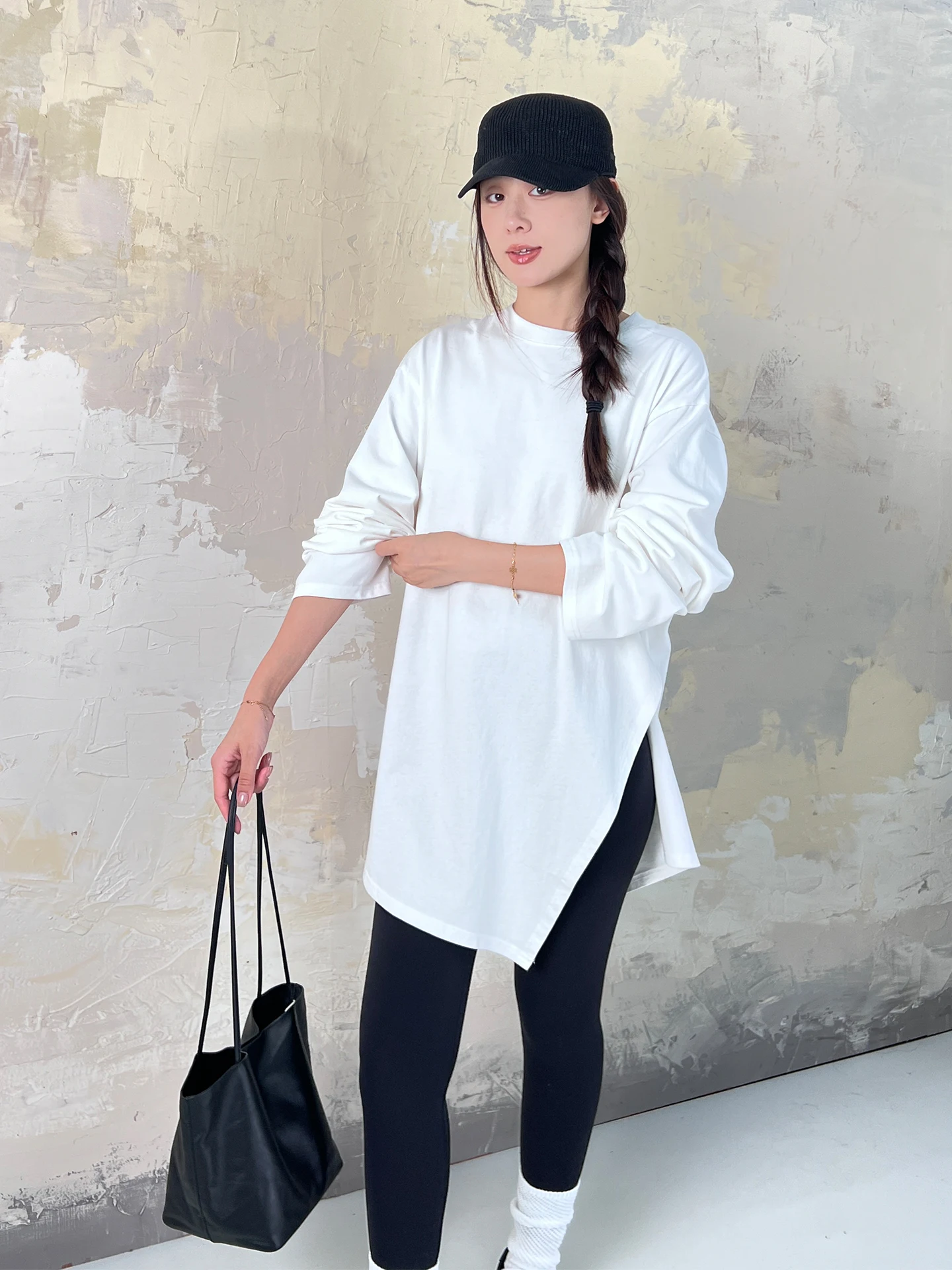 Свободная футболка с асимметричным подолом из чистого хлопка, с длинным рукавом, средней длины, повседневная, для женщин, дышащая, комфортная, в китайском стиле
Свободная футболка с асимметричным подолом из чистого хлопка, с длинным рукавом, средней длины, повседневная, для женщин, дышащая, комфортная, в китайском стиле