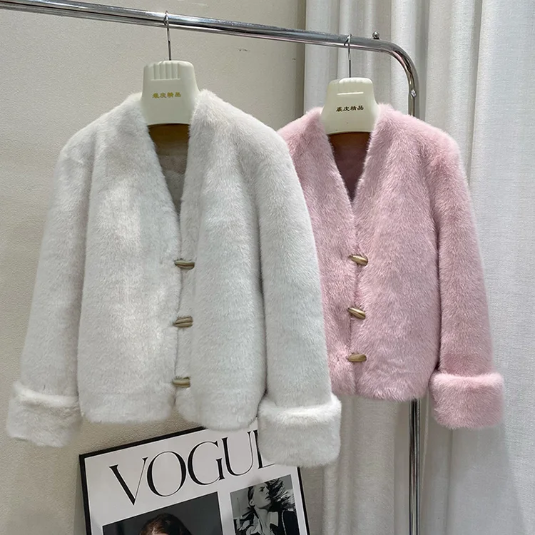 Women's Autumn Winter Faux Mink Hair Horn Button Warm Coat Lady Streetwear Elegant Single Breasted Loose Faux Fur Outwear
Women's Autumn Winter Faux Mink Hair Horn Button Warm Coat Lady Streetwear Elegant Single Breasted Loose Faux Fur Outwear