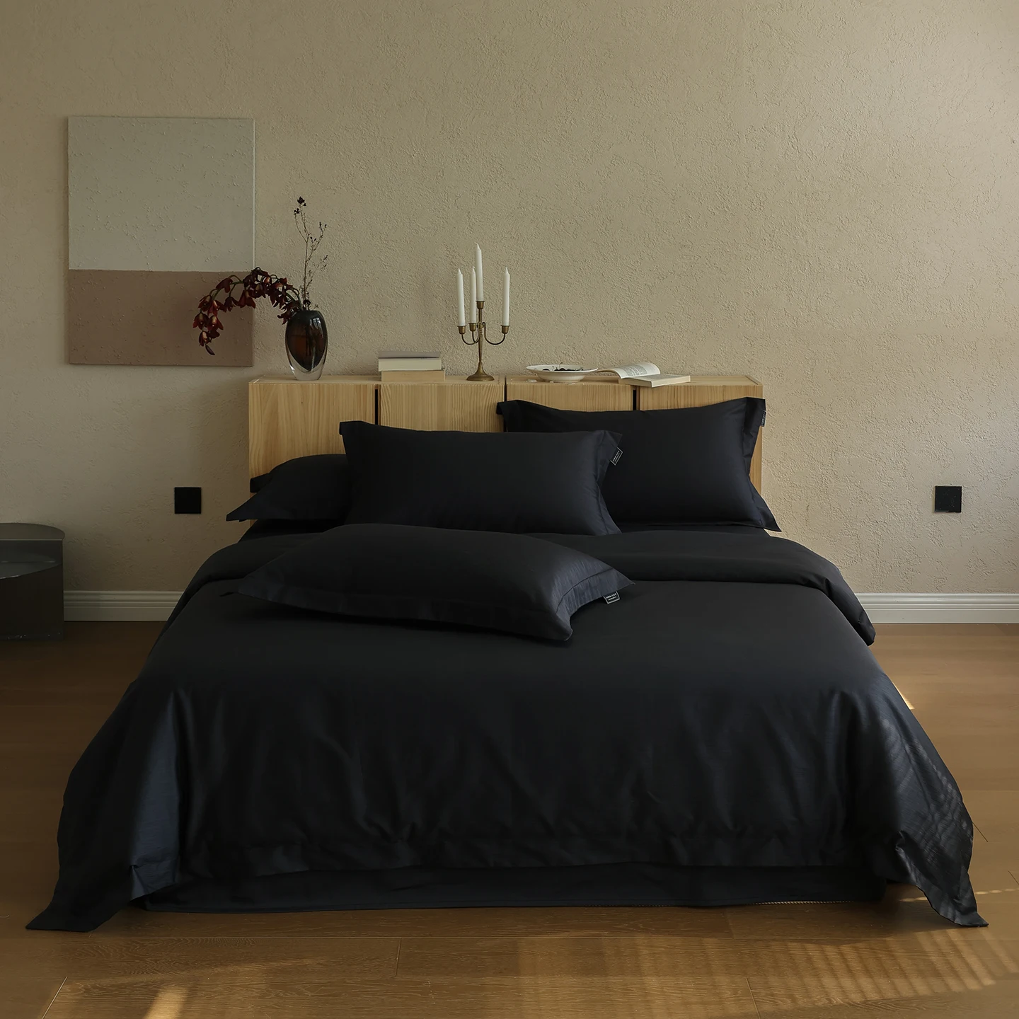 Simple Solid Color Luxury Black Bedding Set 600TC Egyptian Cotton Jacquard Duvet Cover Flat/Fitted Bed Sheet Pillowcases 4Pcs
Simple Solid Color Luxury Black Bedding Set 600TC Egyptian Cotton Jacquard Duvet Cover Flat/Fitted Bed Sheet Pillowcases 4Pcs
